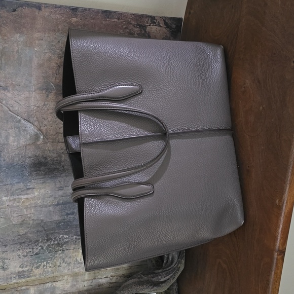 Tod's Joy Tote - Picture 3 of 17